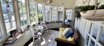 Vulcan's Knee: 6bdrm Mansion ~ Speakeasy ~ Library