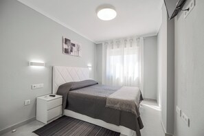 3 soverom, strykejern/-brett, wi-fi (inkludert) og sengetøy