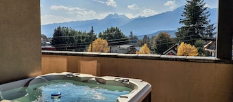 Alpenglow Penthouse by Revelstoke Vacations