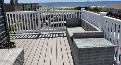 Oceanviews from Every Room...Steps to the Beach