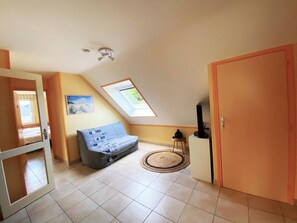 Interior - Beachside House for 9 with Garden & Bikes - Near Port Navalo, Arzon (Arzon)