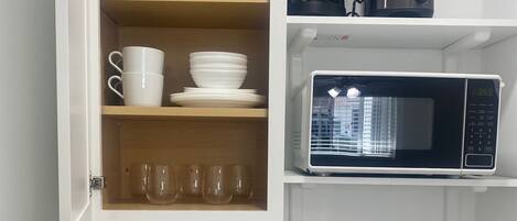 冰箱、微波炉、炉灶、茶具/咖啡用具