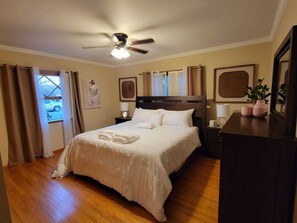 3 Schlafzimmer, Zimmersafe, Schreibtisch, Bügeleisen/Bügelbrett