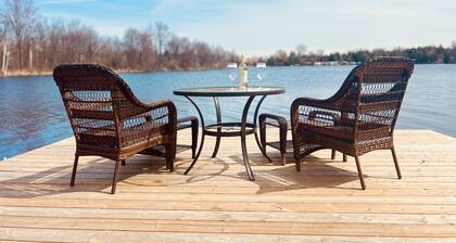 Lakefront 1 bedroom tiny home