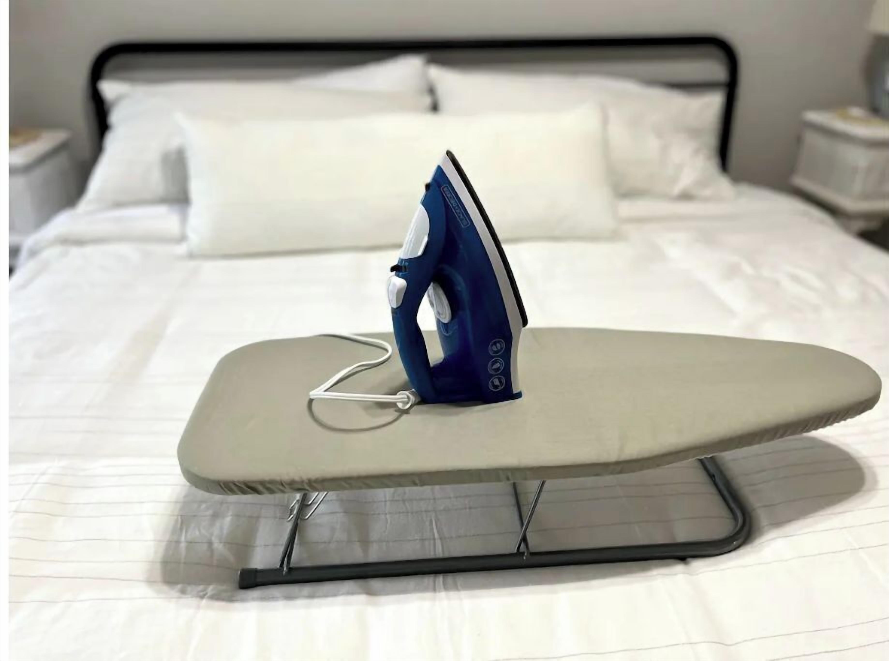 3 bedrooms, iron/ironing board, travel crib, WiFi (free)