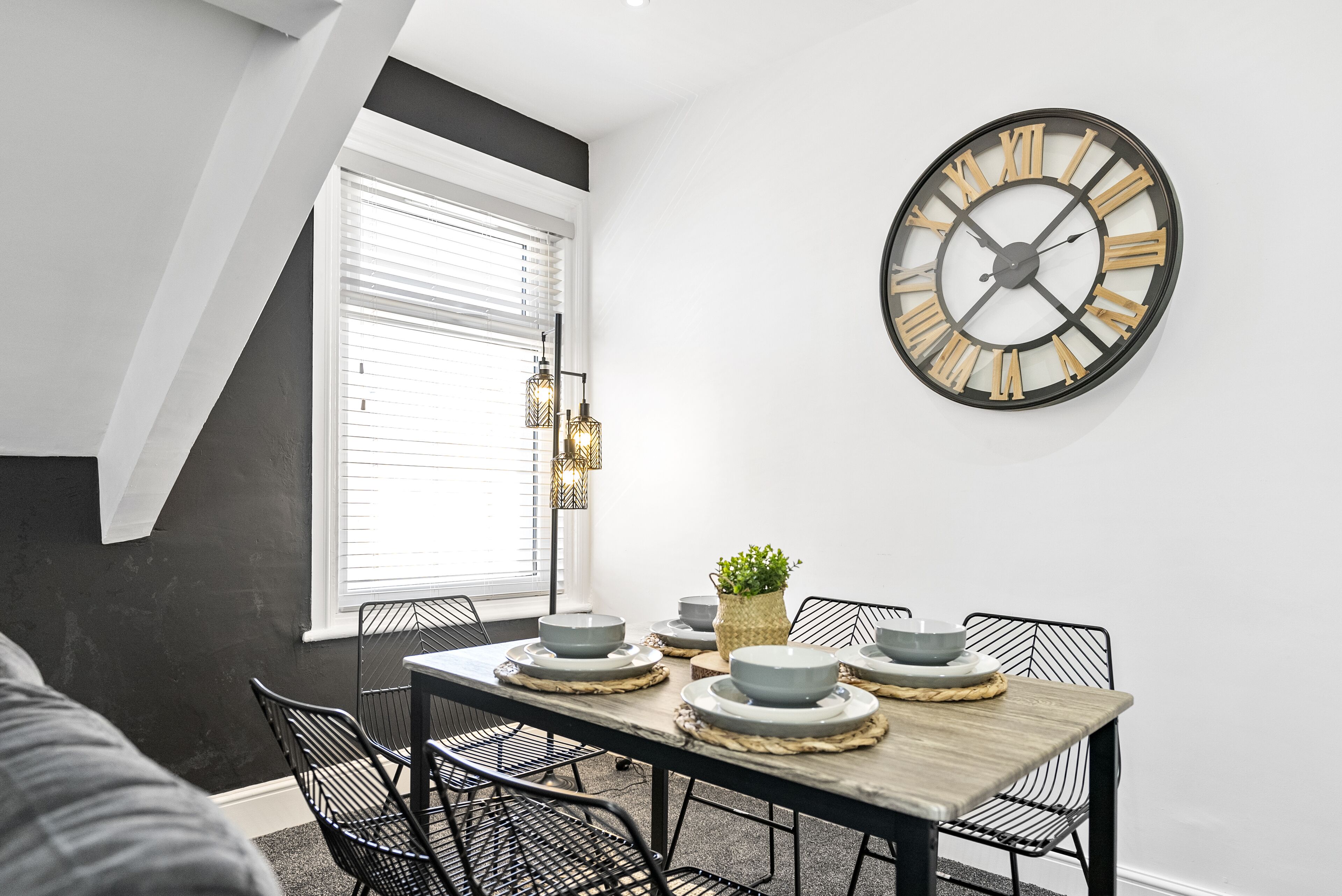 Apartment, Private Bathroom | Dining