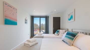 2 bedrooms, individually decorated, individually furnished, free WiFi