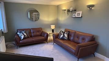 Cottage | Living area | Video-game console, DVD player