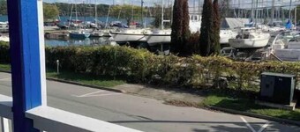 Historical Waterfront King George Inn 4