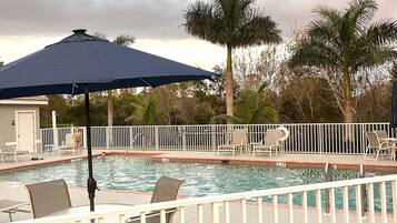 Piscine extérieure, piscine chauffée