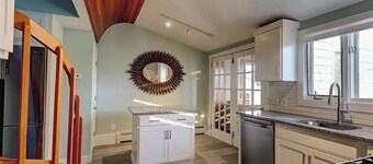 Nautically themed apartment with Ocean View