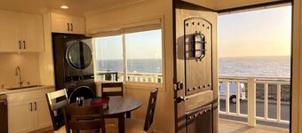 Ocean/Beach Front 🏖🌊w/ Sweeping Oceanviews🌅🐳🪂