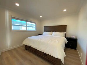2 bedrooms, desk, iron/ironing board, travel cot