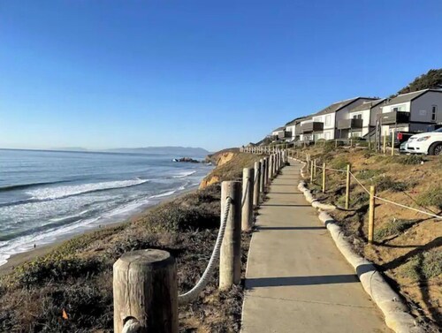 Ocean/Beach Front 🐳🐬w/ Panoramic Oceanviews🌅🪂