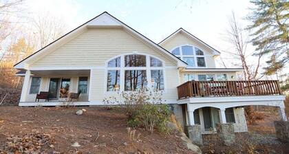 Owl`s Nest 4 bedroom home with Mountain Views!