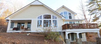 Owl`s Nest 4 bedroom home with Mountain Views!