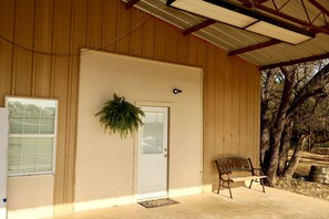 Exterior - Farm Stay in the Country 20 Minutes from Downtown/Buda/Manchaca (Manchaca)