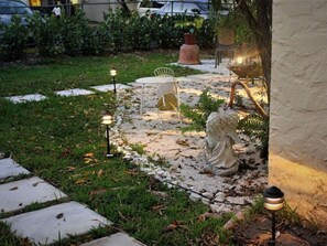 Property grounds - Coral Gables Picasso Apt in Art Building W/Patio (Coral Gables)