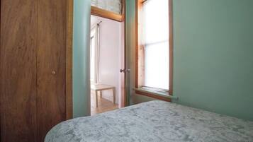 1 bedroom, desk, free WiFi