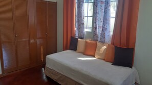 Deluxe Triple Room | Individually furnished, desk, laptop workspace, blackout drapes - Chillinn at Duke (Kingston)