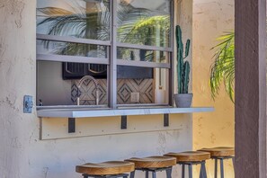 Property grounds - Style meets comfort in this ultimate , centrally located Mesa getaway. (Mesa)