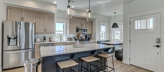 Brand New | 3 Bedroom | Lazy River and Mini Golf | Cottage | SC