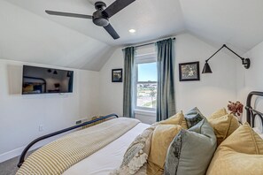 3 bedrooms, iron/ironing board, travel crib, free WiFi