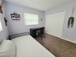 2 bedrooms, desk, iron/ironing board, free WiFi