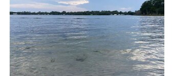 Relaxing Lakefront Getaway on Private Lake in FL