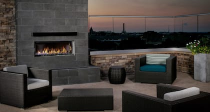 Equipped Studio | Free Breakfast + Pool Access