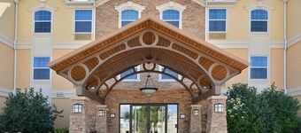 Equipped King Suite | Free Daily Breakfast, Pool