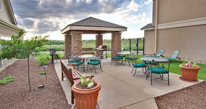 Suite in Davenport | Free Breakfast, Free Wi-Fi