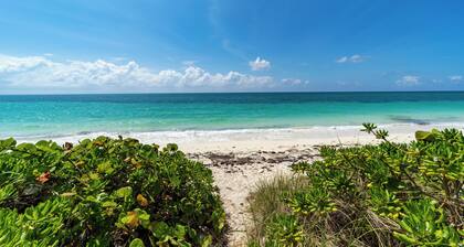 Charming 3 Bedroom Suite 200 steps to Beach, car available