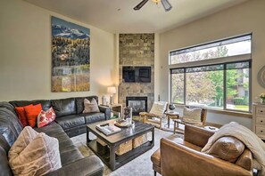 Smart TV, fireplace, computer monitors, printers