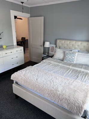 3 bedrooms, iron/ironing board, free WiFi, bed sheets - Remodeled historic house, near Pageland, with WI-FI and parking FREE (Pageland)