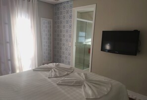 Superior Suite | Iron/ironing board, free WiFi, bed sheets - Pousada Château dos Fontes (Campos do Jordão)