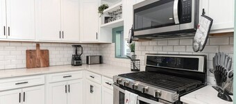 Culinary delight/Wi-Fi/Large Deck/Ample Parking