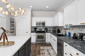 Fridge, microwave, oven, stovetop - Lakefront Home. Insane Views - Pool/Spa! Gameroom! (Kingsland)