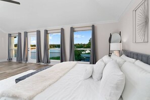 6 bedrooms, desk, iron/ironing board, WiFi