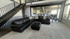 Smart TV, fireplace, stereo