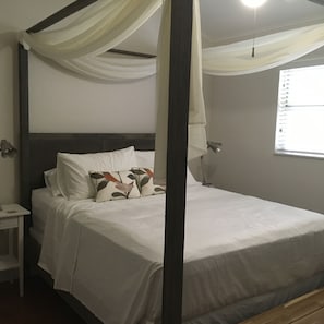 2 多间卧室、免费 WiFi、床单