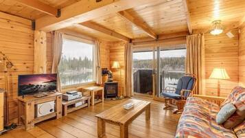 TV, fireplace, ping pong