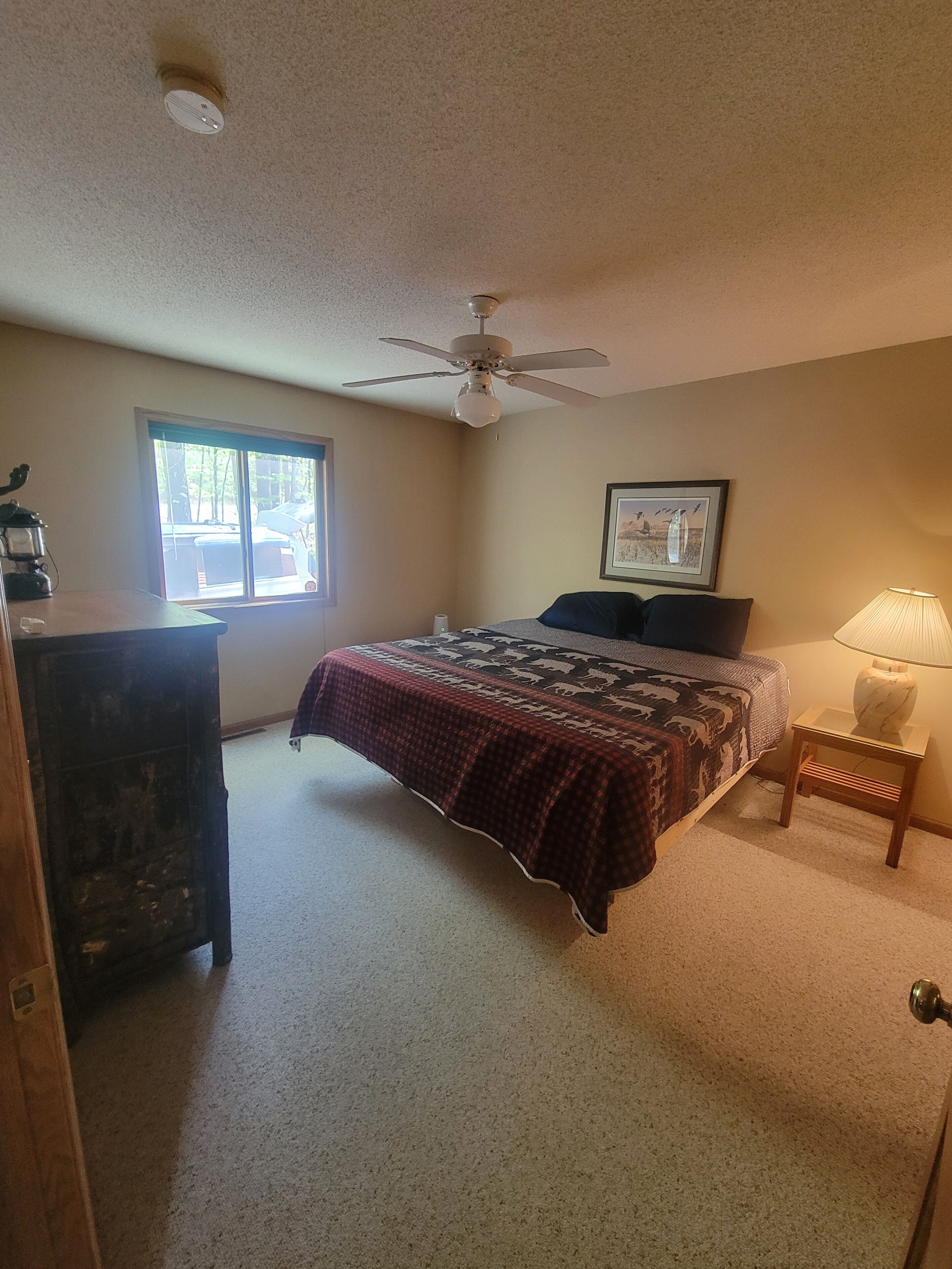 4 bedrooms, iron/ironing board, free WiFi, bed sheets