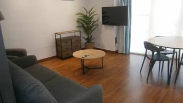 Fernseher, Tischfußball