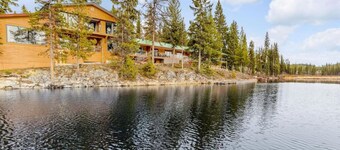 Lakefront Suite w/ Private Hot Tub | Fireplace