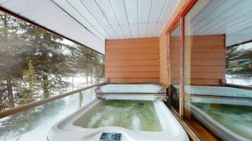 Bain à remous intérieur