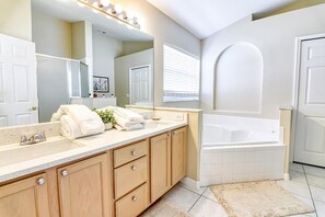 Huis, Meerdere bedden (Maya's Indian Creek Vacation Home) | Badkamer