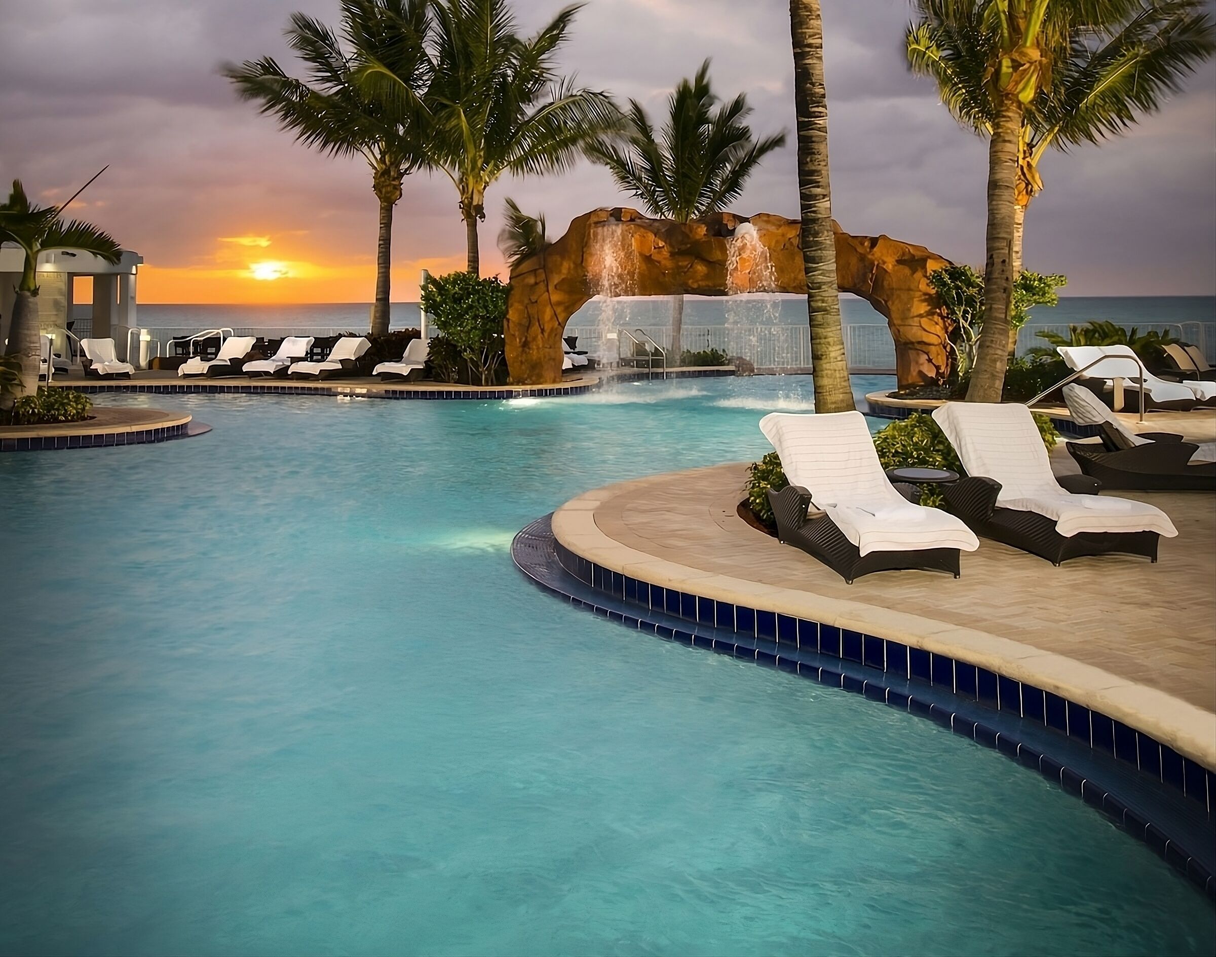 Prime Location! 4 Convenient Units, Pool, Pets Allowed, Near Mardi Gras Casino!