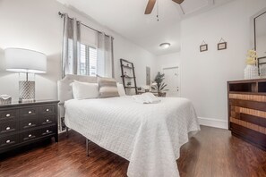 2 Schlafzimmer, Schreibtisch, Bügeleisen/Bügelbrett, kostenloses WLAN
