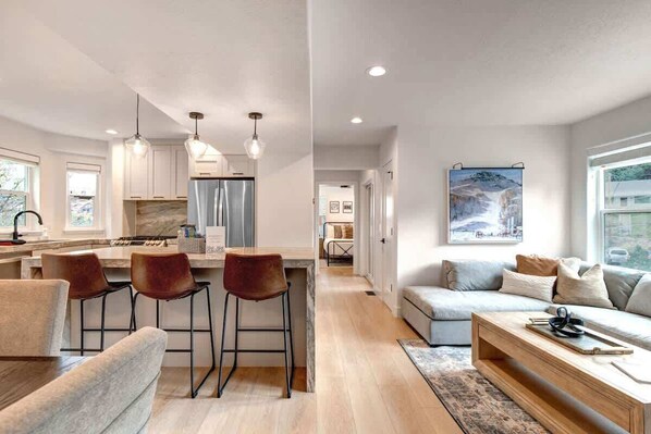 TV, fireplace, offices